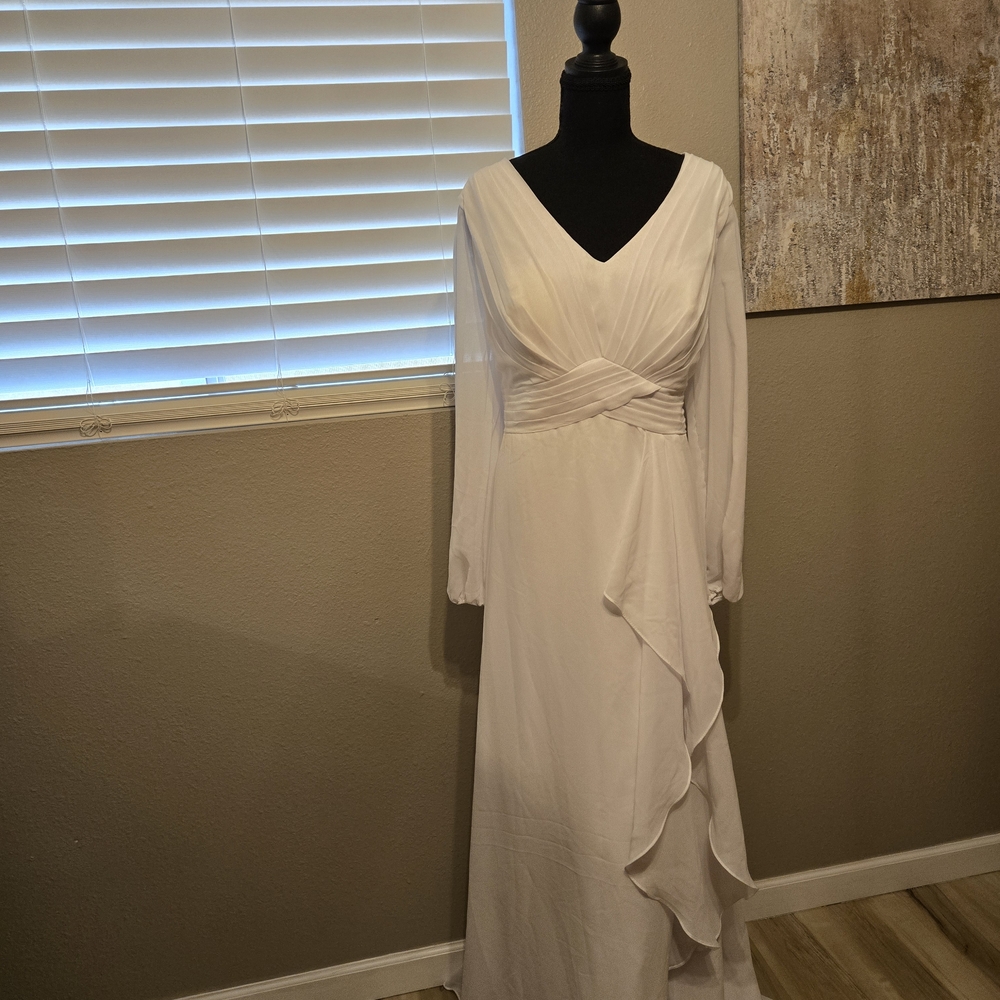 Elegant White Long Sleeve Dress